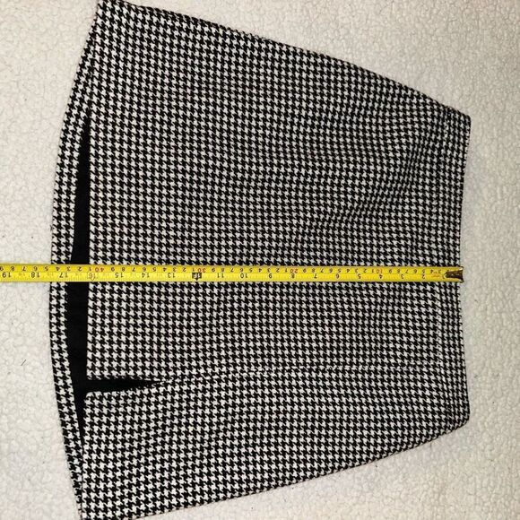 Hollister Ultra High Rise Skirt Black White Houndstooth Medium NWT - Picture 5 of 11